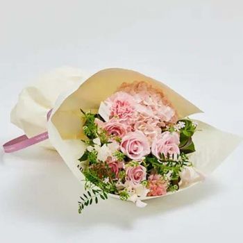 Best Flower Delivery Japan - Roses with Carnations